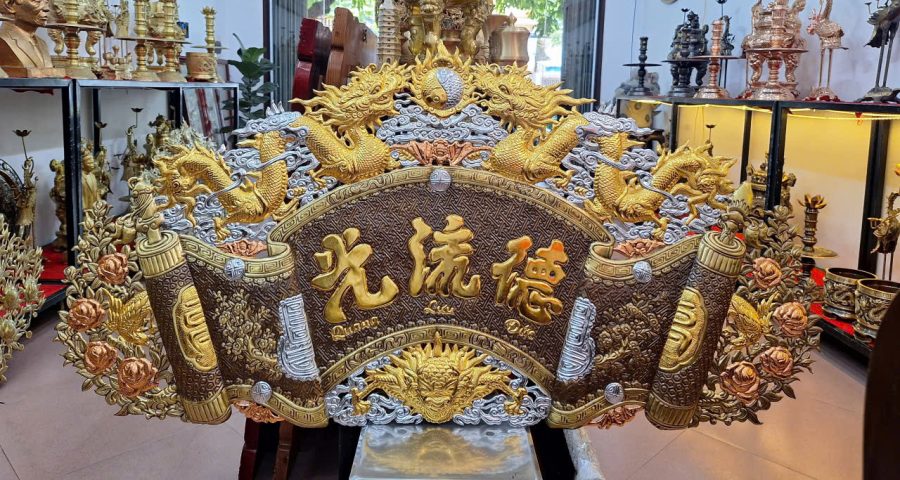 Cuốn thư dát vàng