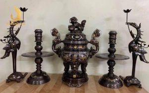 Đồ đồng khảm tam khí là gì