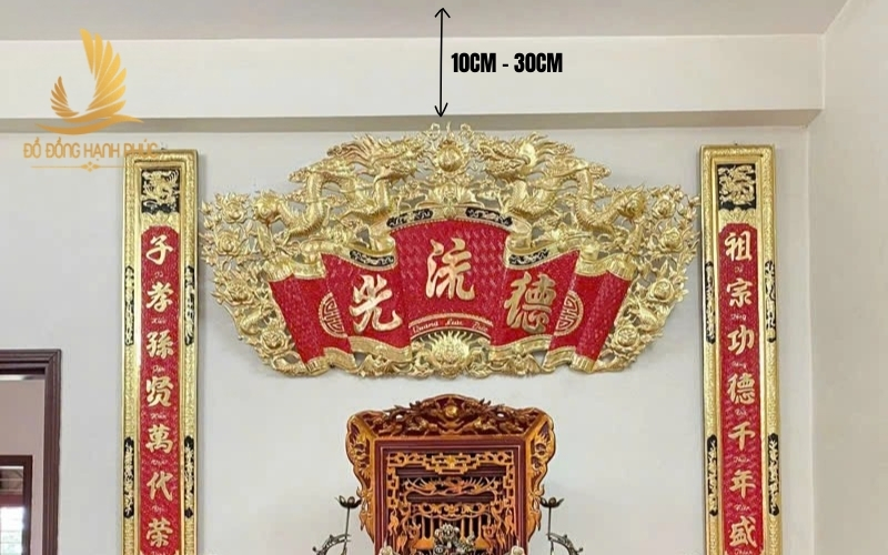 Khoảng cách "vàng" khi treo cuốn thư câu đối