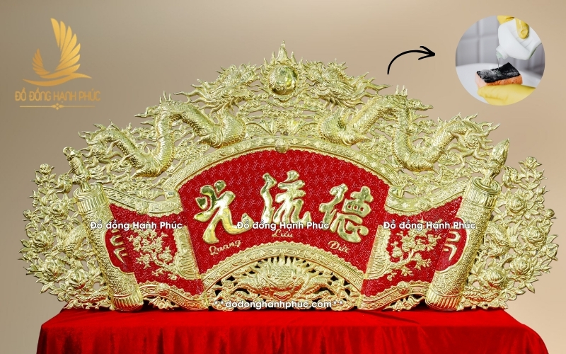 Sử dụng dung dịch vệ sinh chuyên dụng