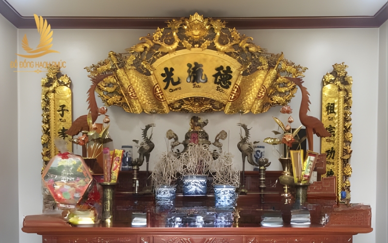 Cuốn thư câu đối giả cổ