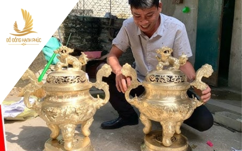 Quan sát quy trình chế tác bộ ngũ sự